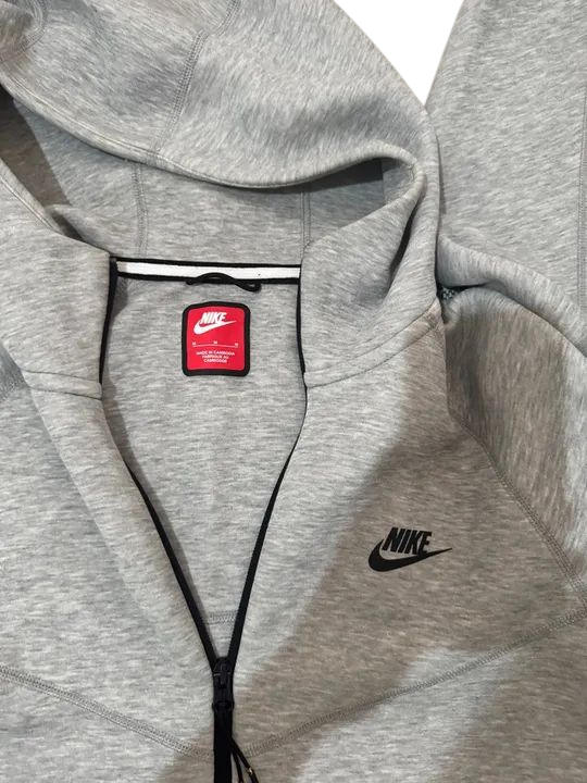 Jaqueta Nike Tech Fleece Cinza