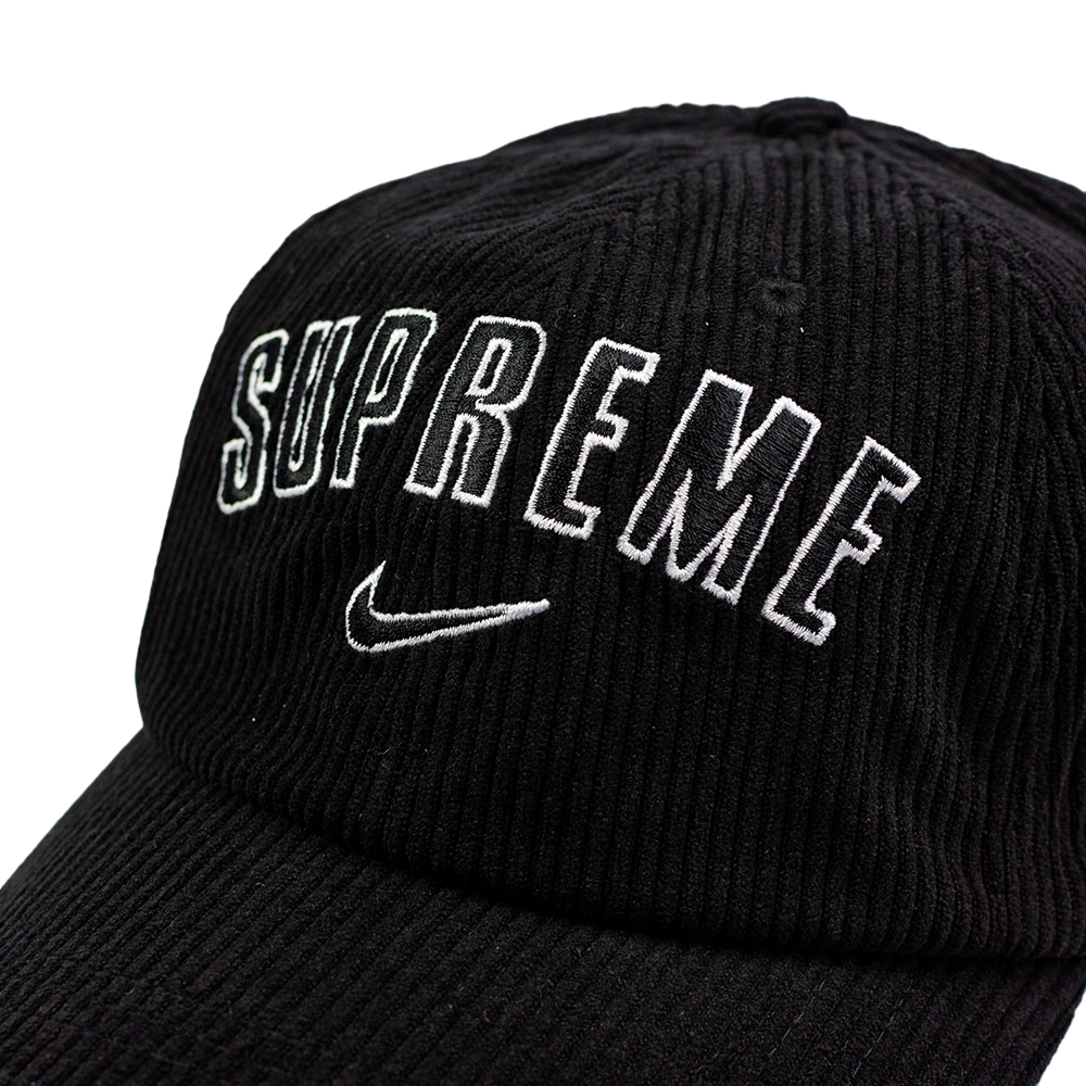 Boné Supreme x Nike Arc Preto