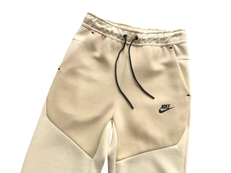 Conjunto Nike Tech Fleece Creme