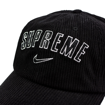 Boné Supreme x Nike Arc Preto
