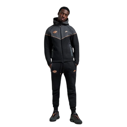 Conjunto Nike Tech Fleece Nike / Syna World