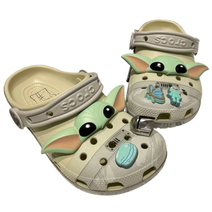 Sandália Crocs Star Wars x Barby Yoda Clog