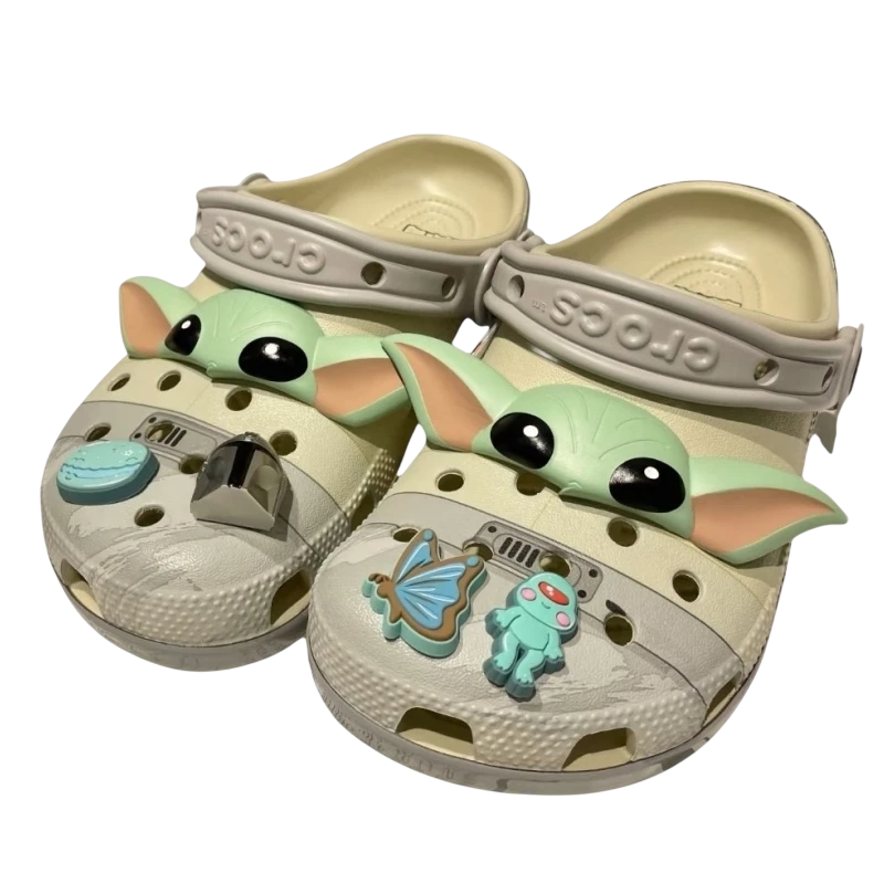 Sandália Crocs Star Wars x Barby Yoda Clog