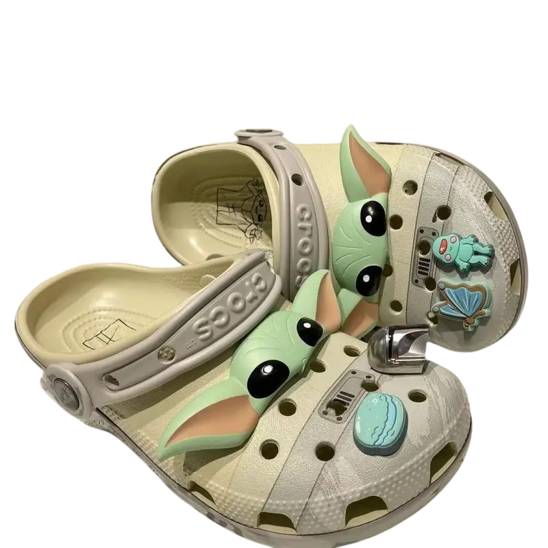 Sandália Crocs Star Wars x Barby Yoda Clog
